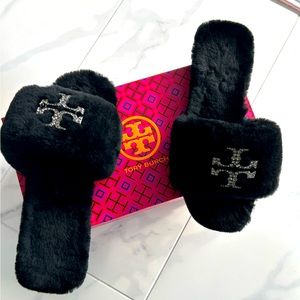 Tory Burch Size 8.5 Black Everly Jeweled Shearling Slide